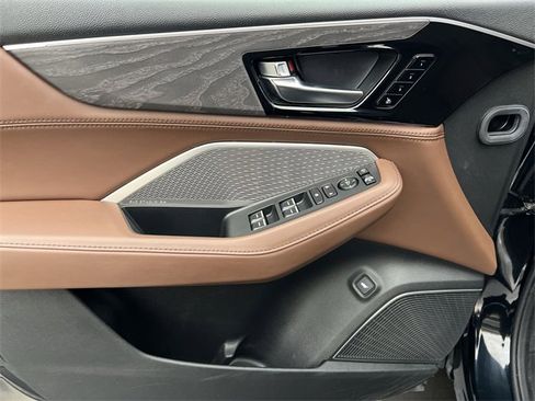 Used 2023 Acura MDX SH-AWD w/ Advance Package image 11