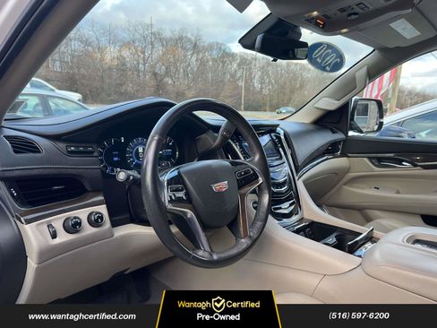 Used 2020 Cadillac Escalade Luxury image 24