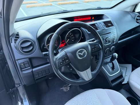 Used 2012 MAZDA MAZDA5 Touring w/ Moonroof & Audio Pkg FWD image 21