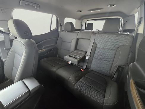 Used 2023 GMC Acadia SLE image 57