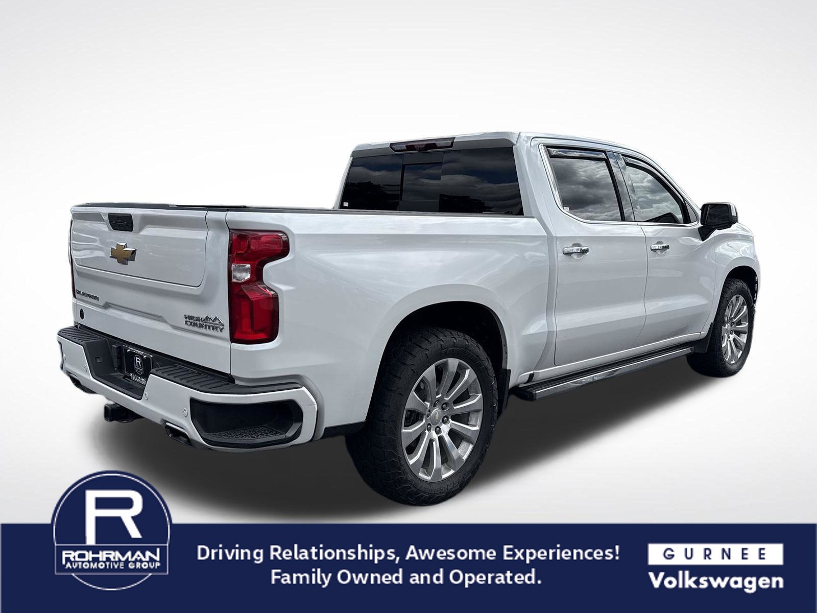 Used 2021 Chevrolet Silverado 1500 High Country w/ Technology Package AWD/4WD image 10
