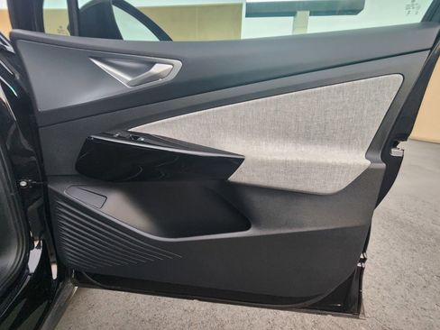 Used 2024 Volkswagen ID.4 Pro image 50