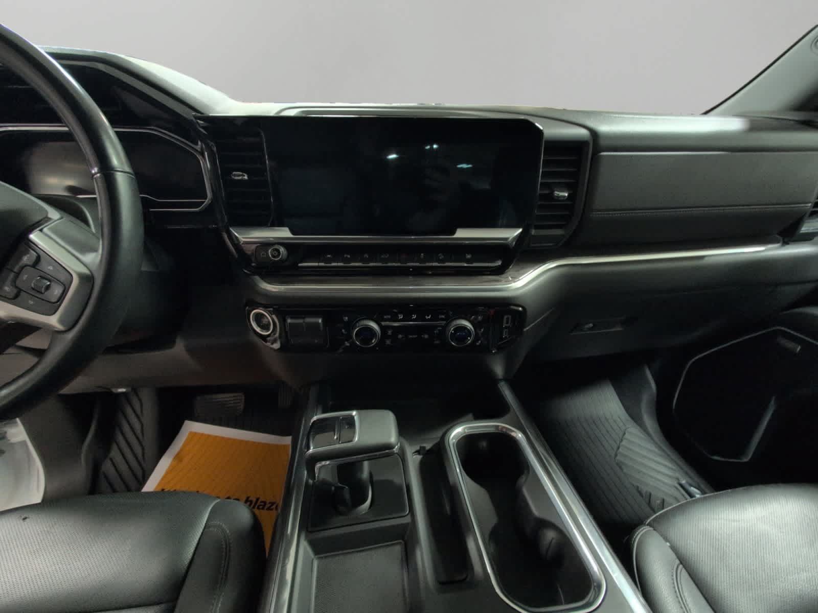 Used 2024 Chevrolet Silverado 1500 LTZ AWD/4WD image 11
