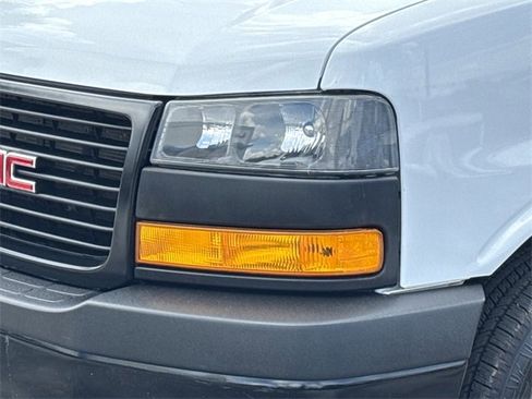 Used 2019 GMC Savana 3500 Extended image 10