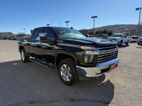Used 2020 Chevrolet Silverado 2500 LTZ w/ LTZ Premium Package image 3
