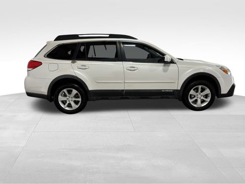 Used 2014 Subaru Outback 2.5i Premium image 4