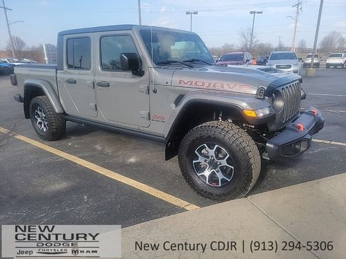 Used 2022 Jeep Gladiator Mojave w/ Cold Weather Group image 7