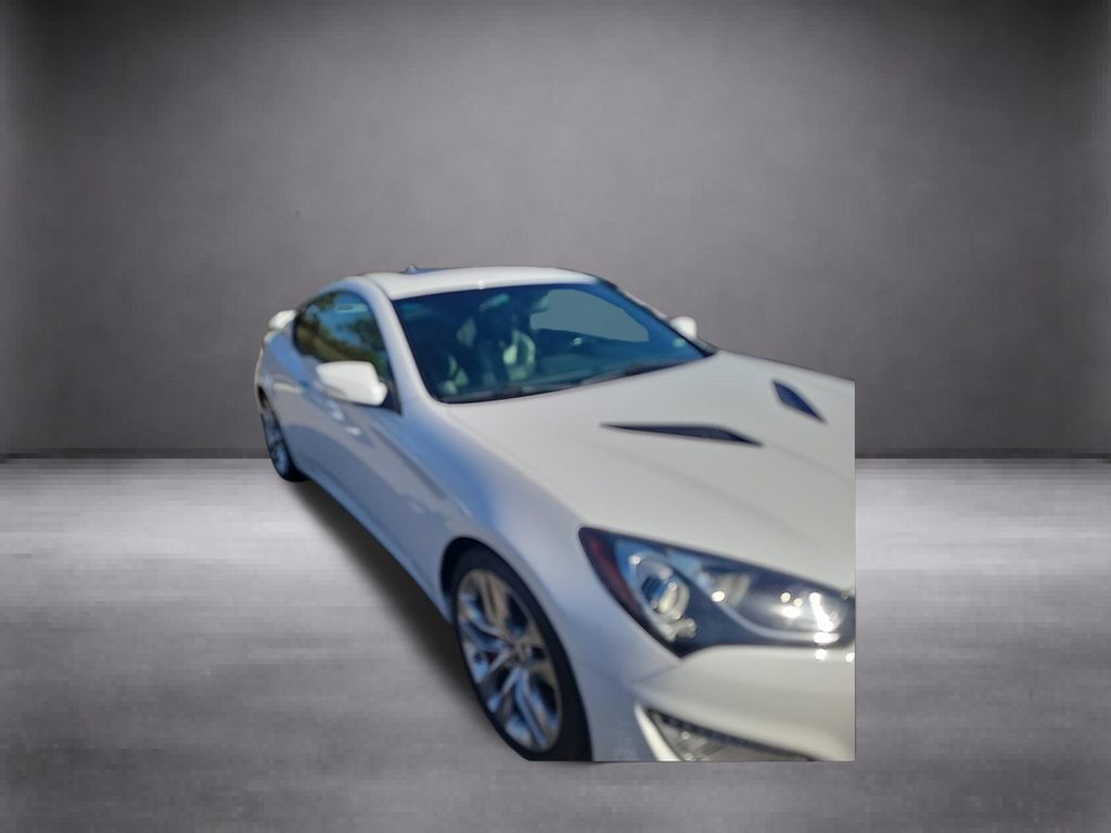 Used 2014 Hyundai Genesis 3.8 RWD image 3