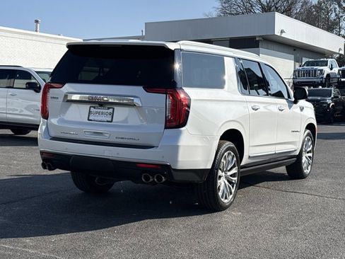 Used 2022 GMC Yukon XL Denali image 3