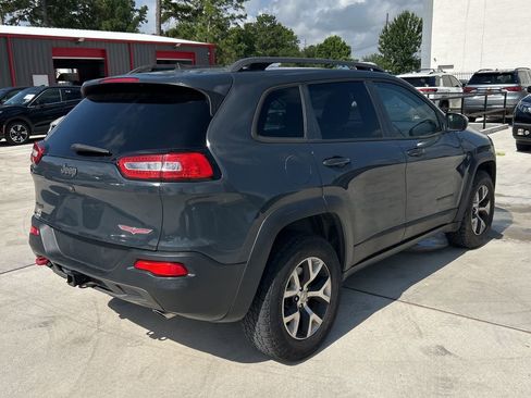 Used 2016 Jeep Cherokee Trailhawk w/ Leather Interior Group AWD/4WD image 3
