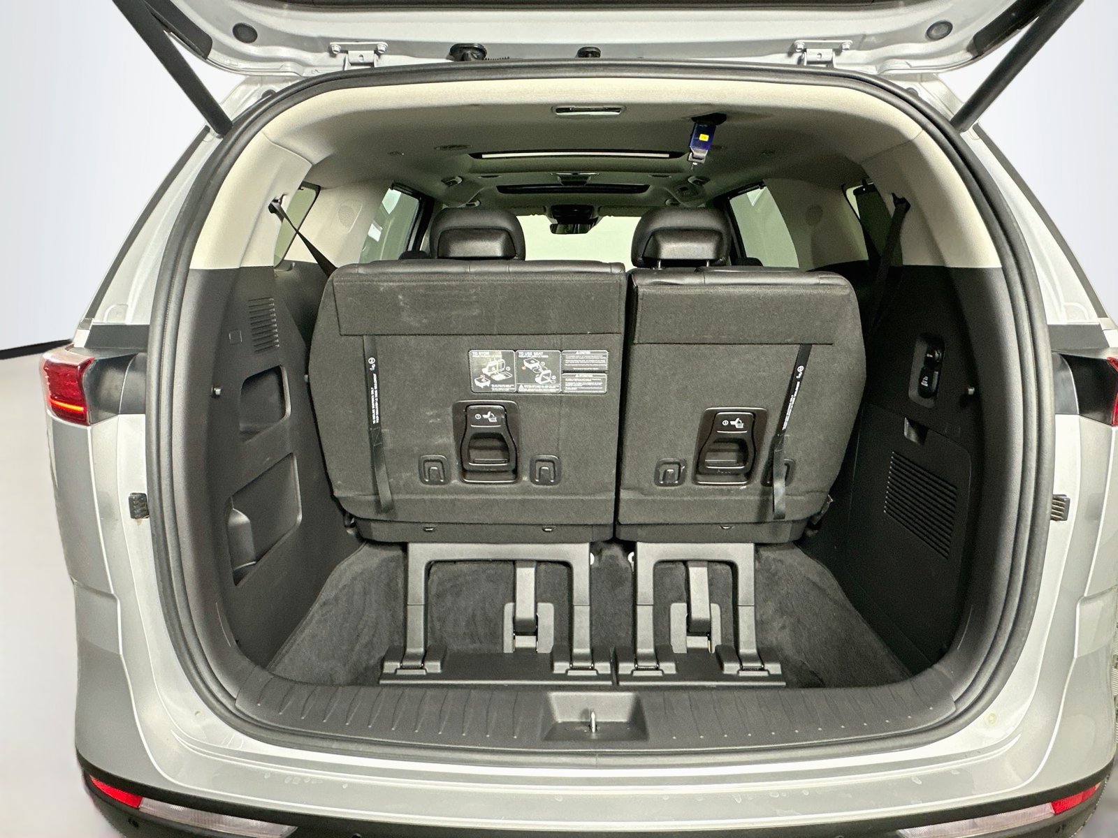 Used 2022 Kia Carnival SX FWD image 27