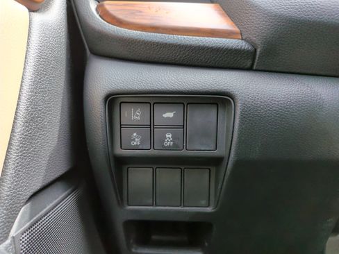 Used 2018 Honda CR-V Touring image 25