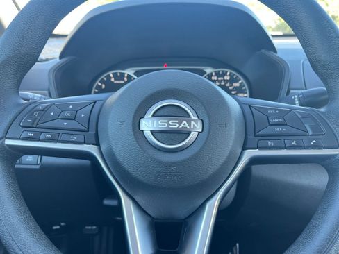 Used 2025 Nissan Altima 2.5 SV FWD image 28