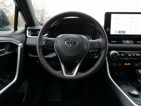Used 2025 Toyota RAV4 XSE image 21
