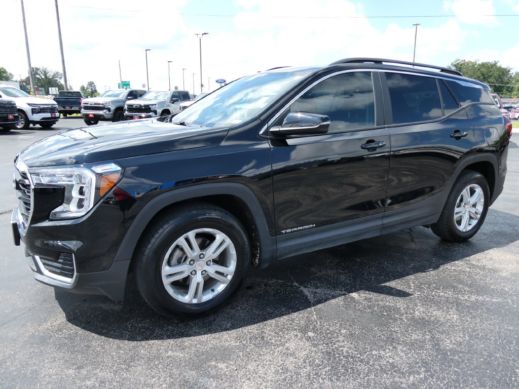 Certified 2024 GMC Terrain SLE w/ Driver Convenience Package FWD image 9
