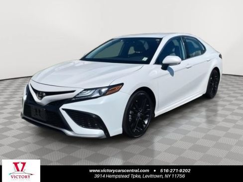 Used 2023 Toyota Camry XSE FWD image 1