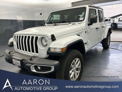 Used 2023 Jeep Gladiator Sport
