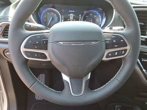 New 2027 Chrysler Pacifica Select FWD image 23