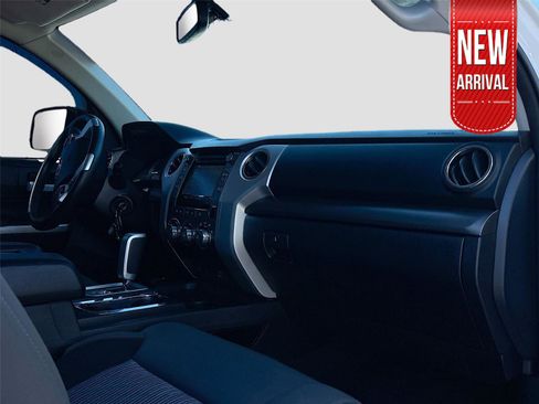 Used 2017 Toyota Tundra SR5 w/ SR5 Upgrade Package image 29