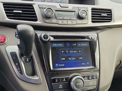 Used 2016 Honda Odyssey Touring Elite image 27