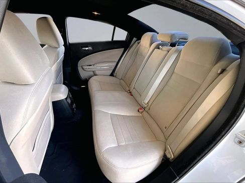 Used 2011 Dodge Charger SE RWD image 18
