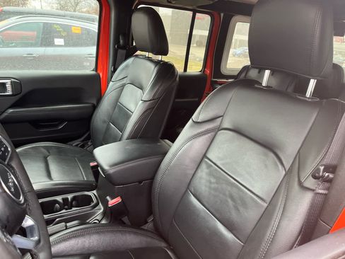 Used 2023 Jeep Wrangler Unlimited Sahara image 3