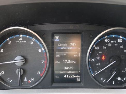 Used 2018 Toyota RAV4 XLE FWD image 11