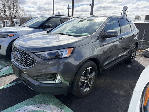 Used 2023 Ford Edge SEL image 4