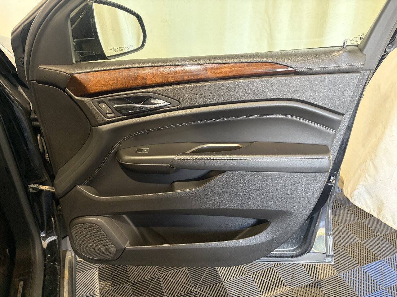 Used 2012 Cadillac SRX Luxury FWD image 11