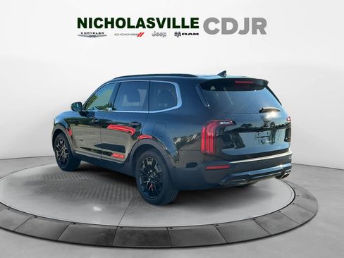 Used 2021 Kia Telluride EX w/ EX Premium Package AWD/4WD image 3