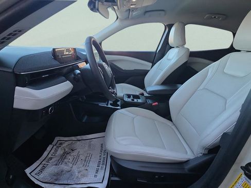 Certified 2025 Ford Mustang Mach-E Premium image 18