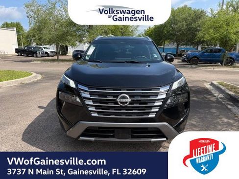 Used 2024 Nissan Rogue SL AWD/4WD image 2