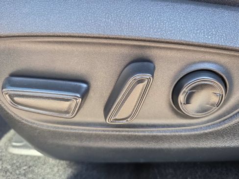 Used 2021 Toyota RAV4 XLE FWD image 17