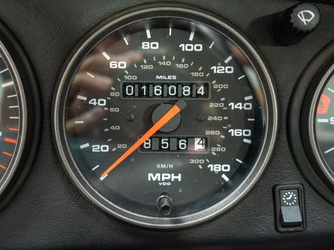 Used 1997 Porsche 911 Carrera S RWD image 21