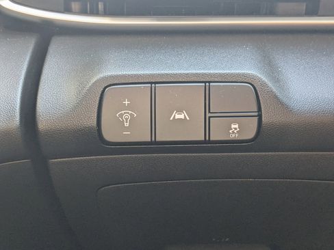 Certified 2023 Hyundai Elantra SEL image 21