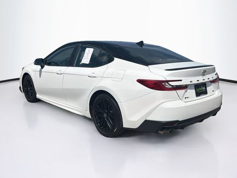 Used 2025 Toyota Camry SE FWD image 5