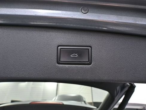 Used 2019 Volkswagen Tiguan SEL Premium R-Line FWD image 38