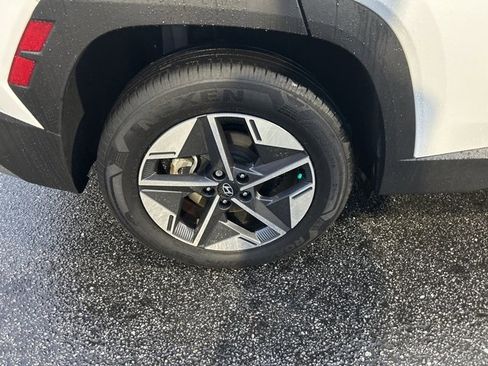 Certified 2025 Hyundai Tucson SEL image 6