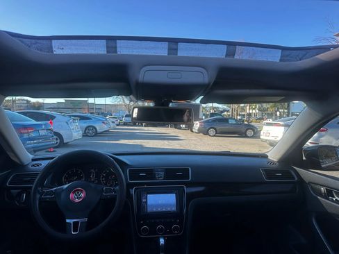 Used 2014 Volkswagen Passat 1.8T SEL Premium image 28