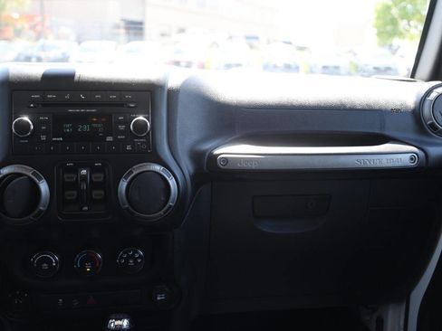 Used 2018 Jeep Wrangler Unlimited Sport S AWD/4WD image 18