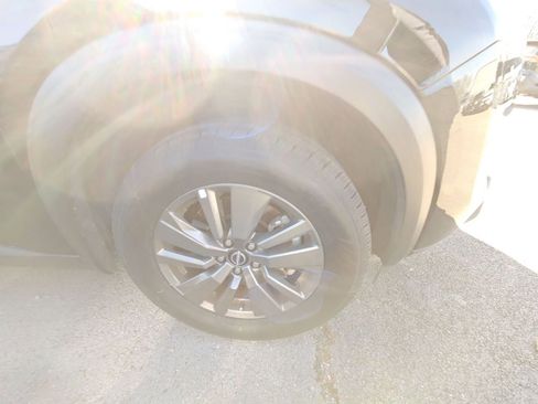 Used 2025 Nissan Pathfinder SV image 10