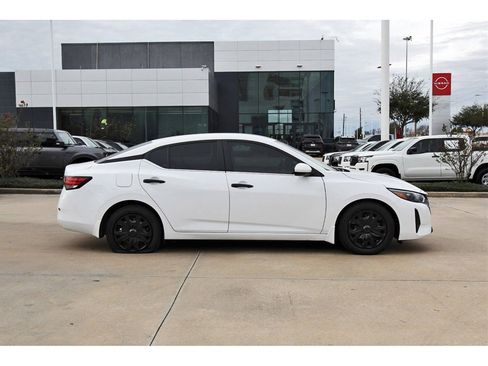Used 2024 Nissan Sentra S image 7