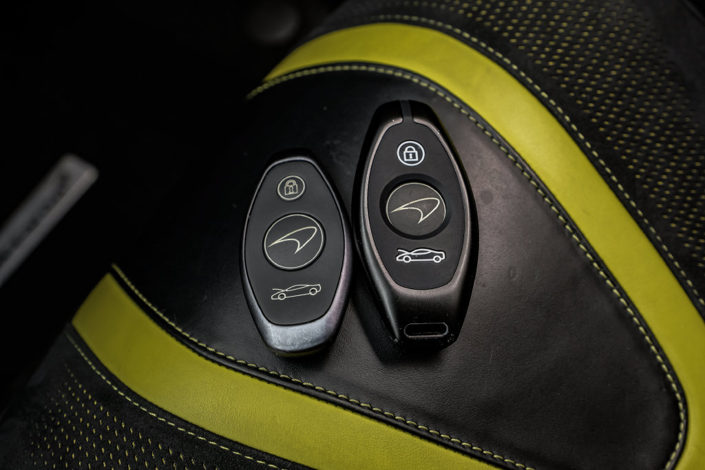 Used 2018 McLaren 720S Performance RWD image 45