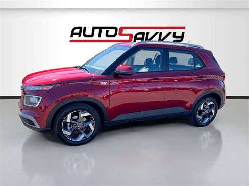 Used 2025 Hyundai Venue SEL image 3