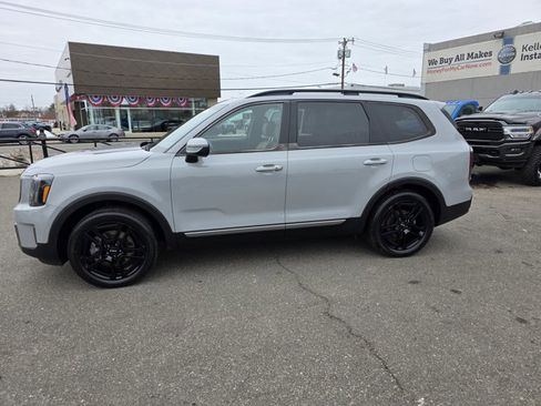 Used 2023 Kia Telluride EX X-Line image 3