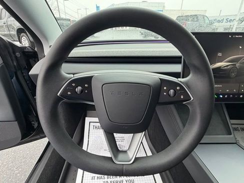 Used 2025 Tesla Model 3 image 23
