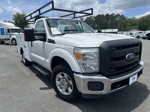 Used 2016 Ford F250 XL w/ Power Equipment Group RWD image 3