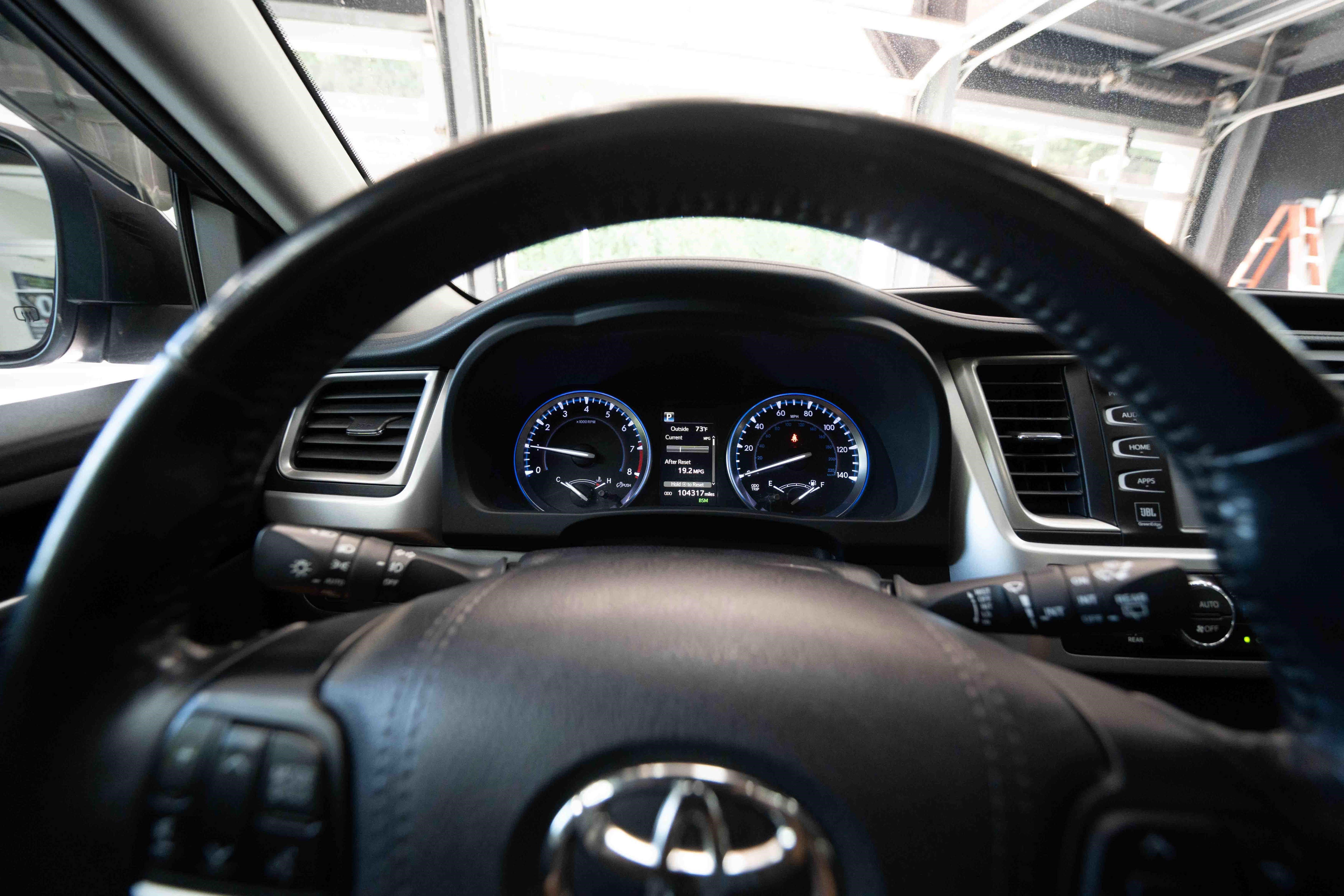 Used 2018 Toyota Highlander Limited AWD/4WD image 15