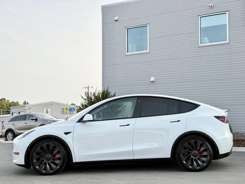 Used 2023 Tesla Model Y Performance AWD/4WD image 12