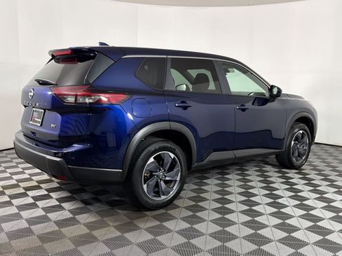 Used 2024 Nissan Rogue SV FWD image 7